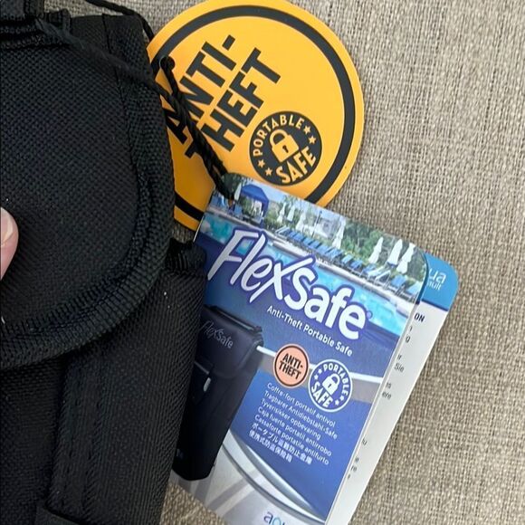 FlexSafe Anti-Theft Portable Safe Locks onto Fixed objects Combo Lock NWT - Picture 2 of 14